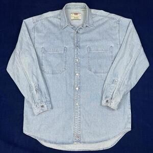 Vintage Levi’s Blue Denim Wash Button Up Shirt Men Size Medium Classic Workwear